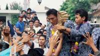 Sejarah Hari Ini Persib Juara Ligina I: Bobotoh Bikin Puncak Lumpuh, Konvoi dari Jakarta ke Bandung hingga Sekolah Diliburkan